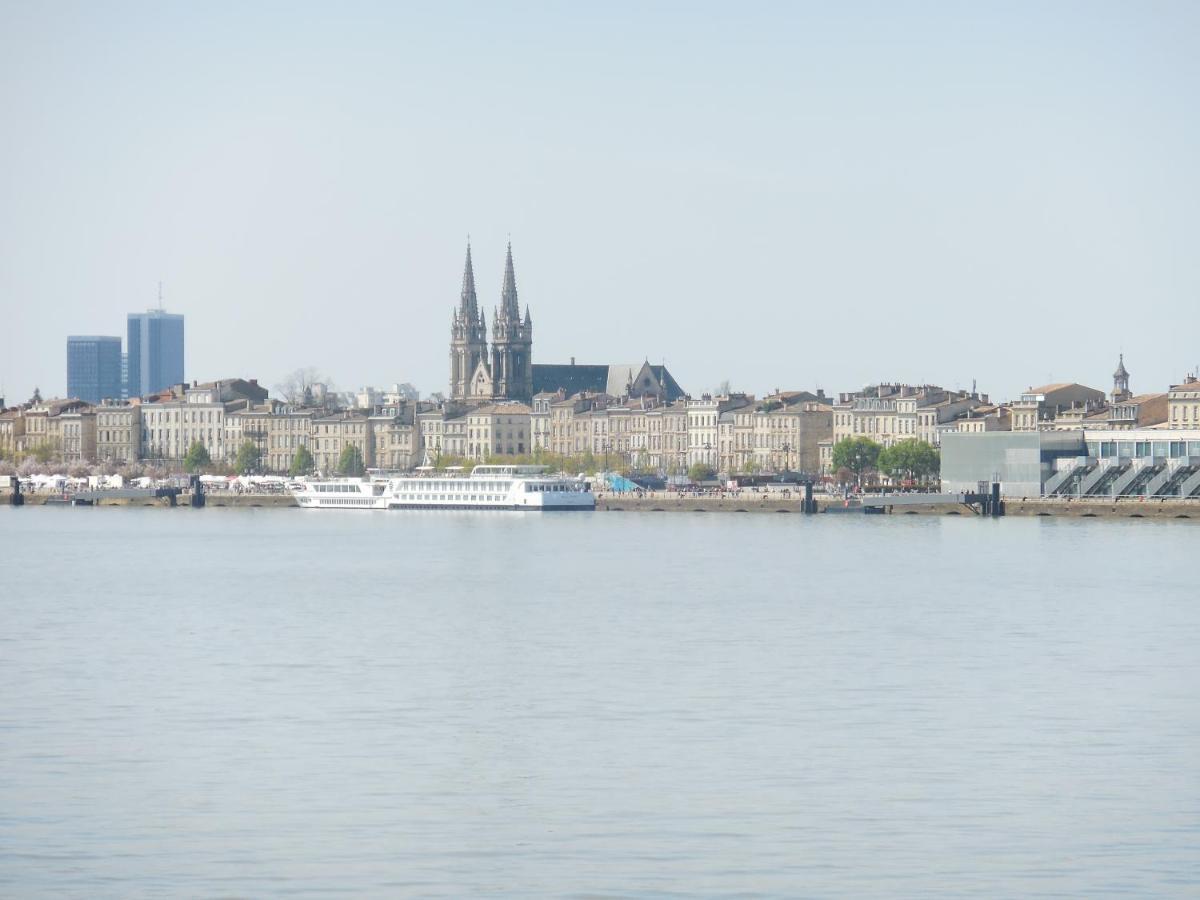 Beautiful Old Property In Bordeaux Center Exterior photo