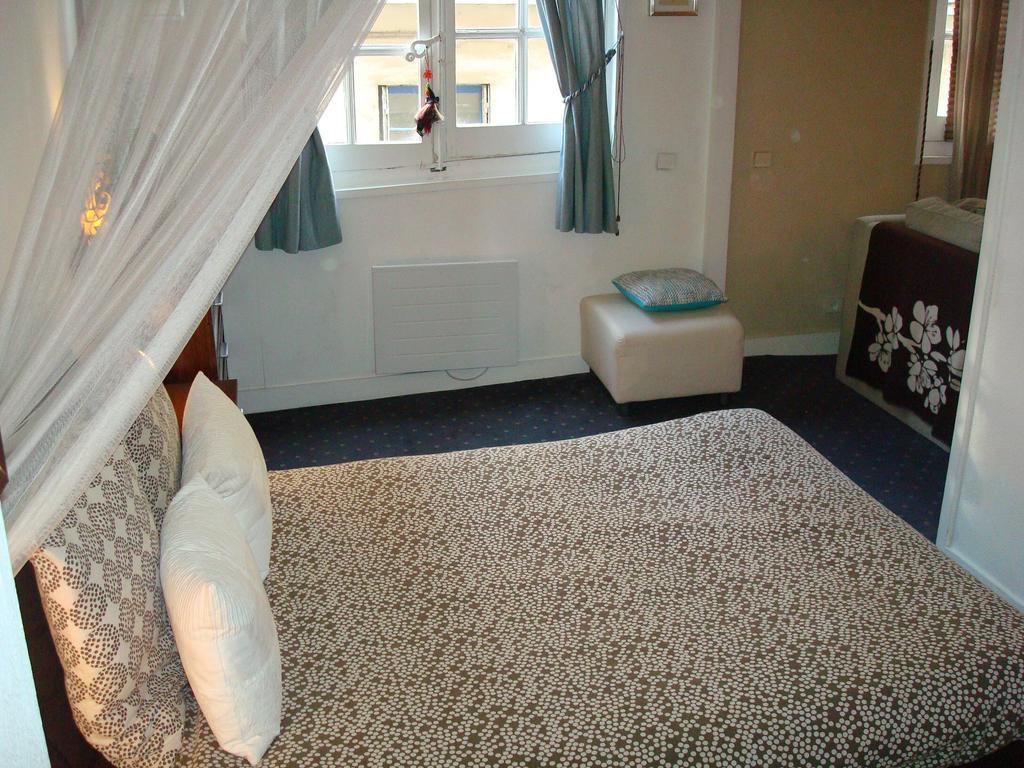 Beautiful Old Property In Bordeaux Center Room photo